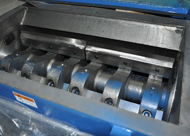 Automatyczna przynęta z tworzywa sztucznego Kruszarka 200-280 kg / H 22 Kw 600 R / min Wysoka wytrzymałość